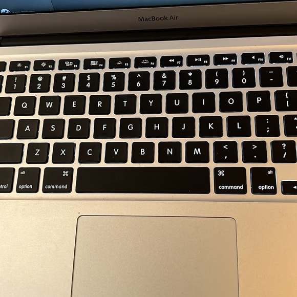 Macbook Air - Picture 7 of 7